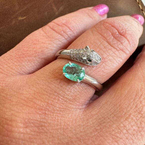 Emerald Panther Head Ring in Sterling Silver - Picture 5 of 9